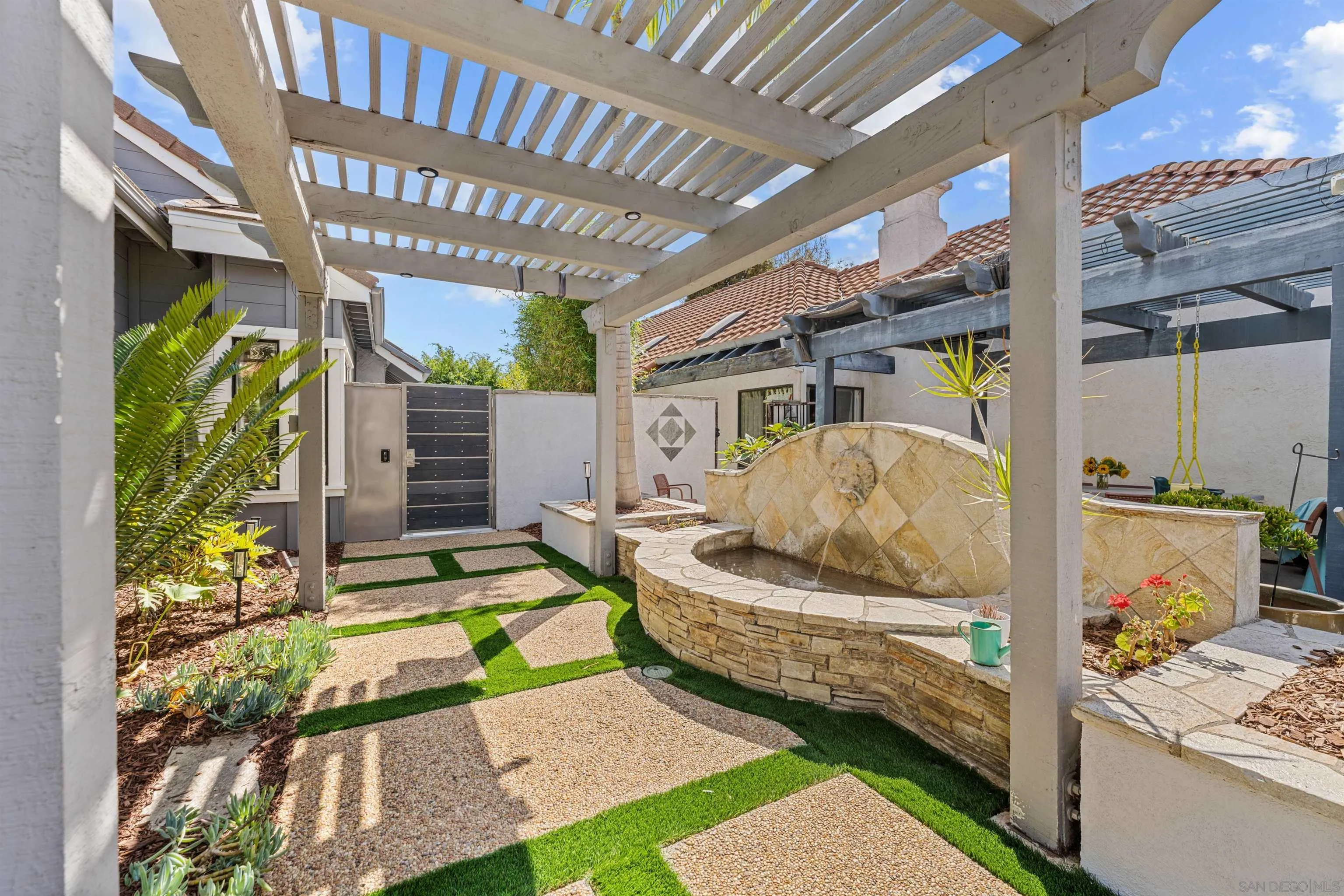 2821 Forestview