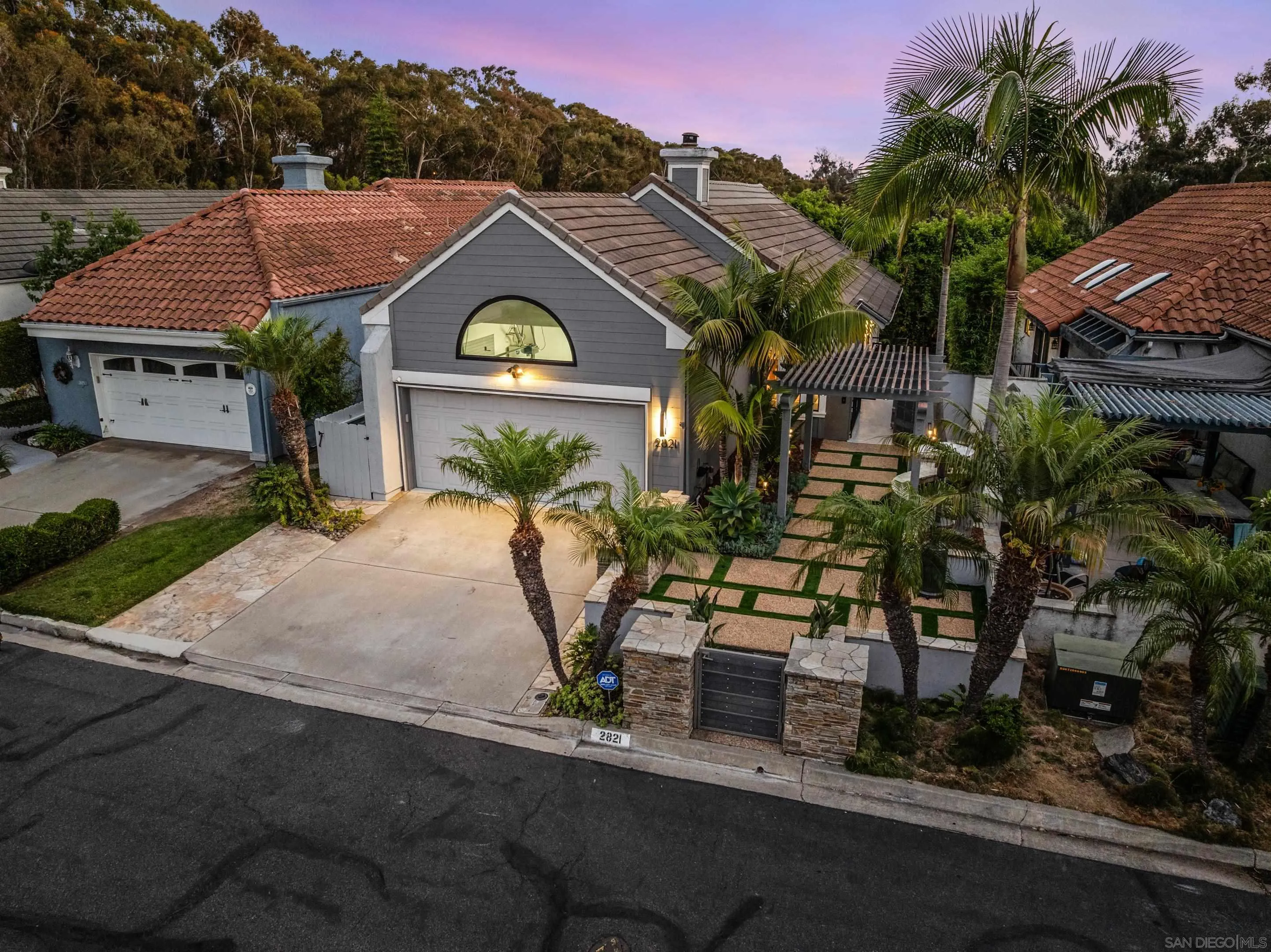 2821 Forestview