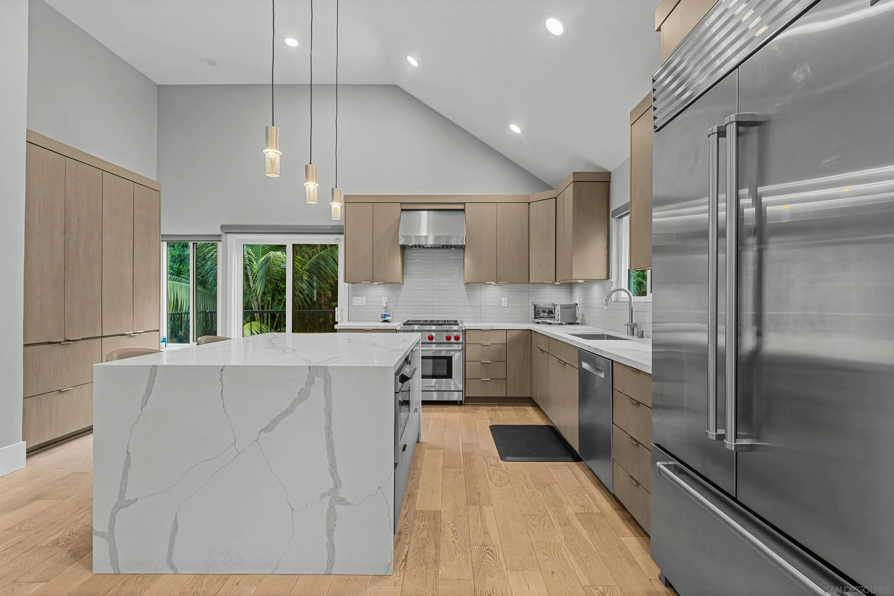 2821 Forestview