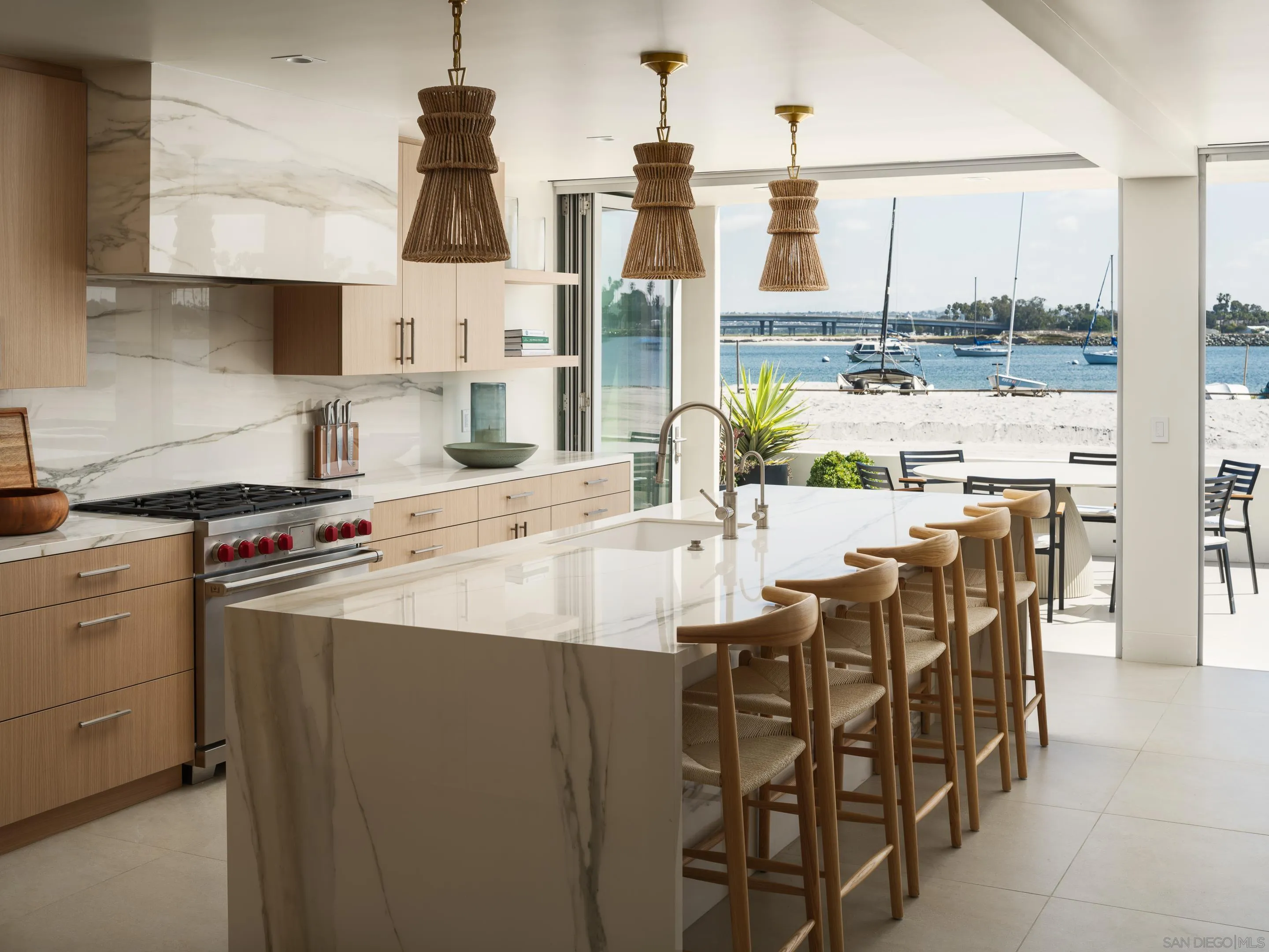 2841 Bayside Walk