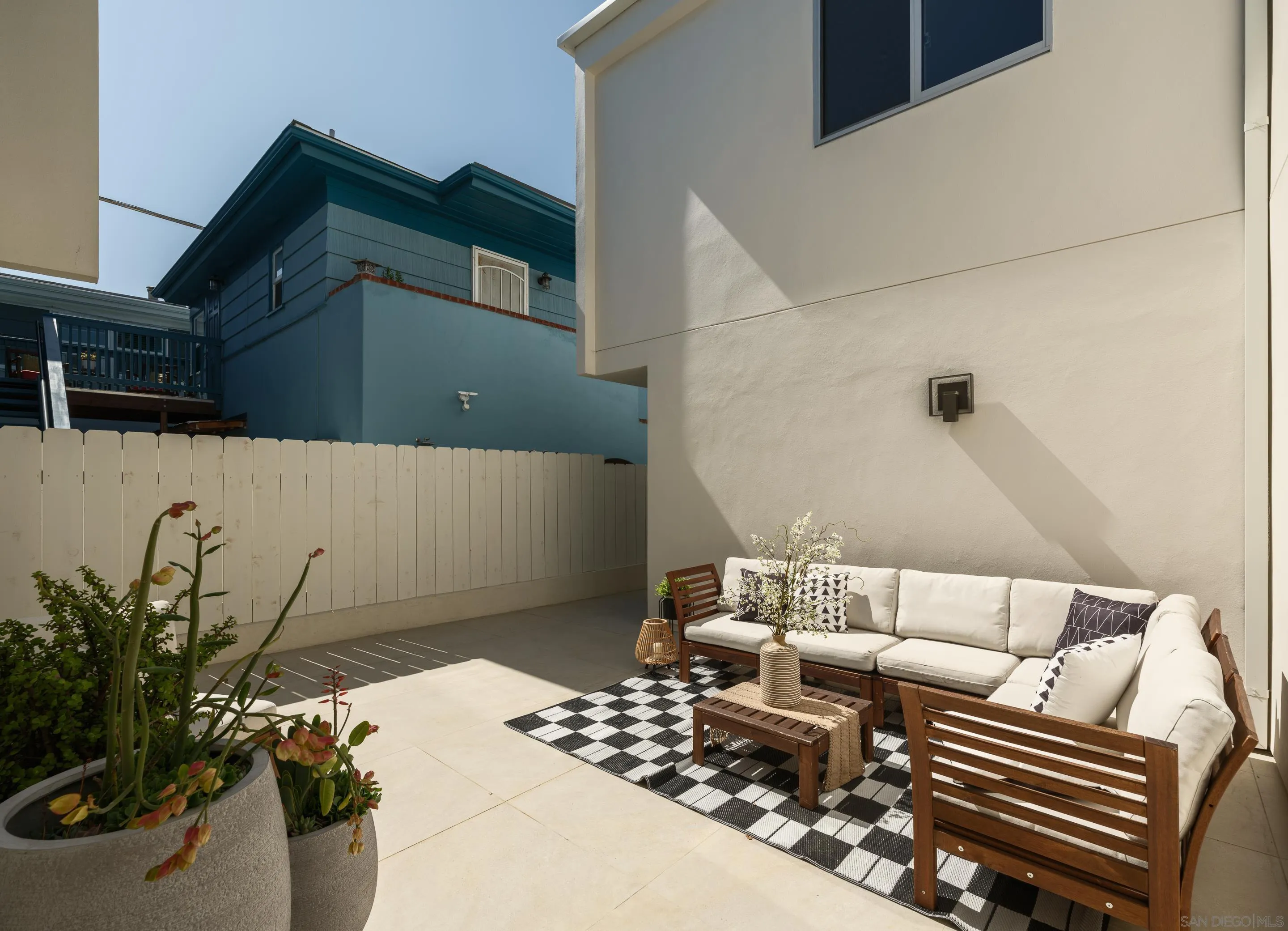 2841 Bayside Walk