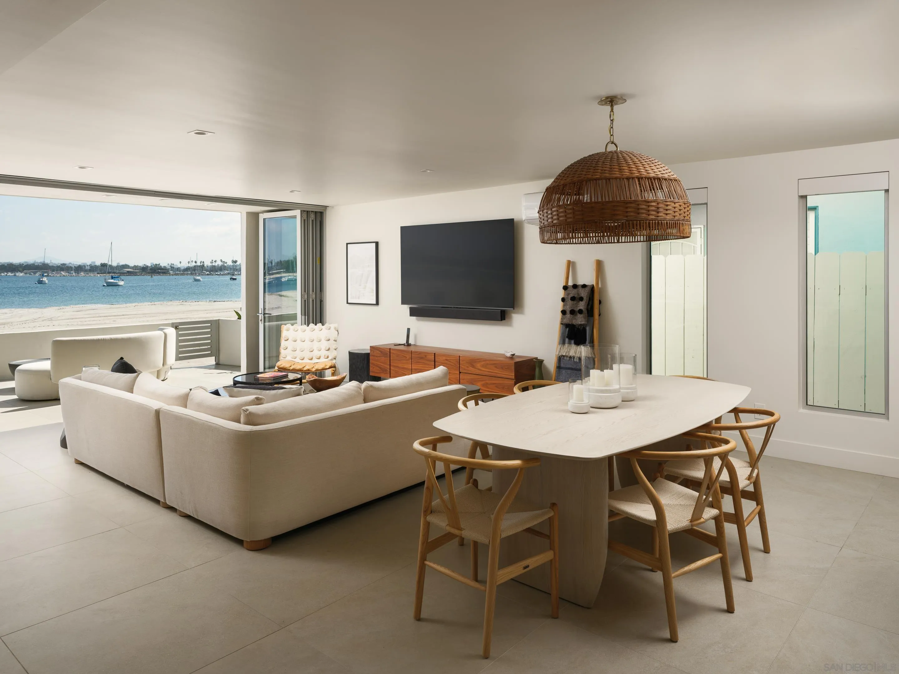 2841 Bayside Walk