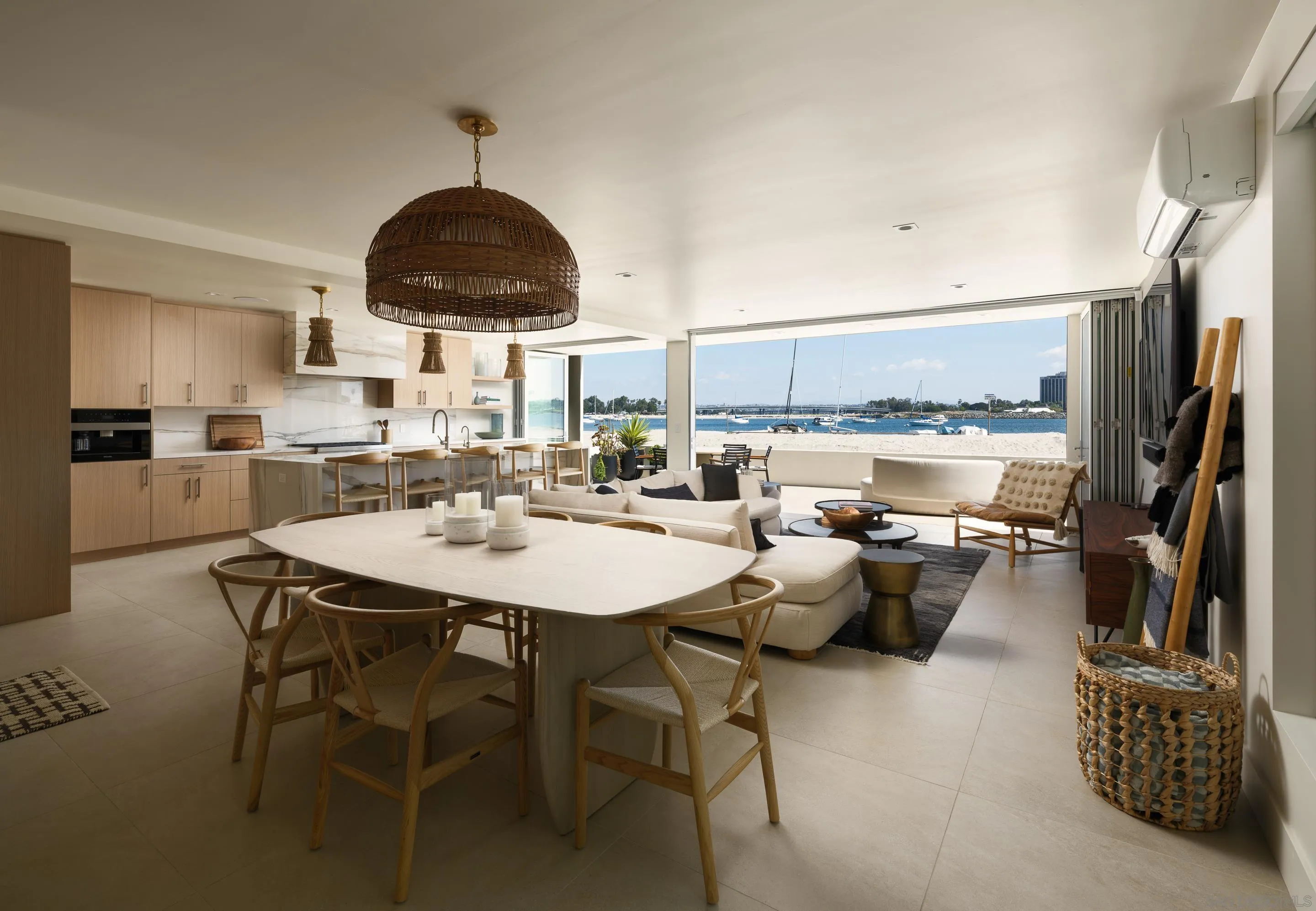 2841 Bayside Walk