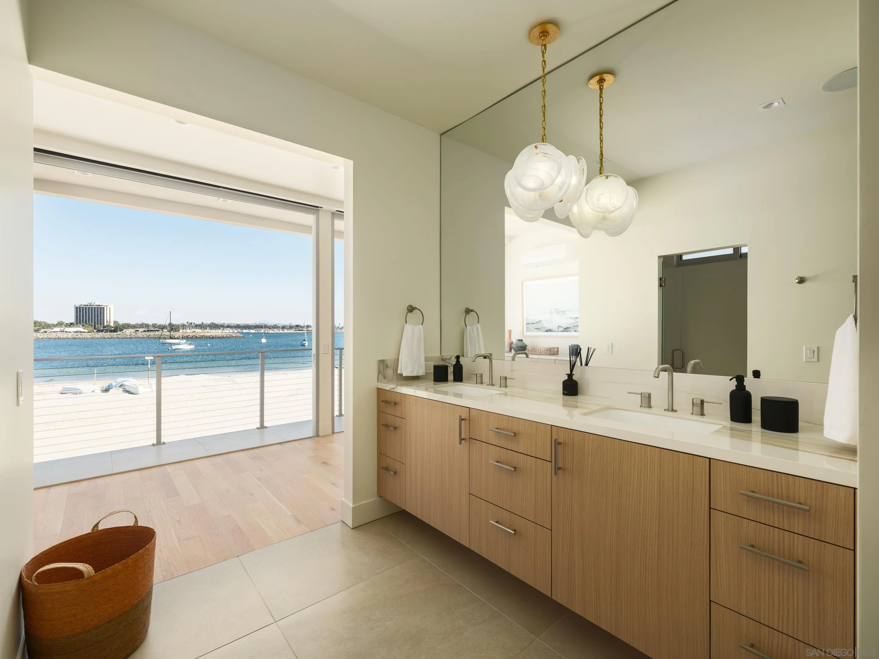 2841 Bayside Walk