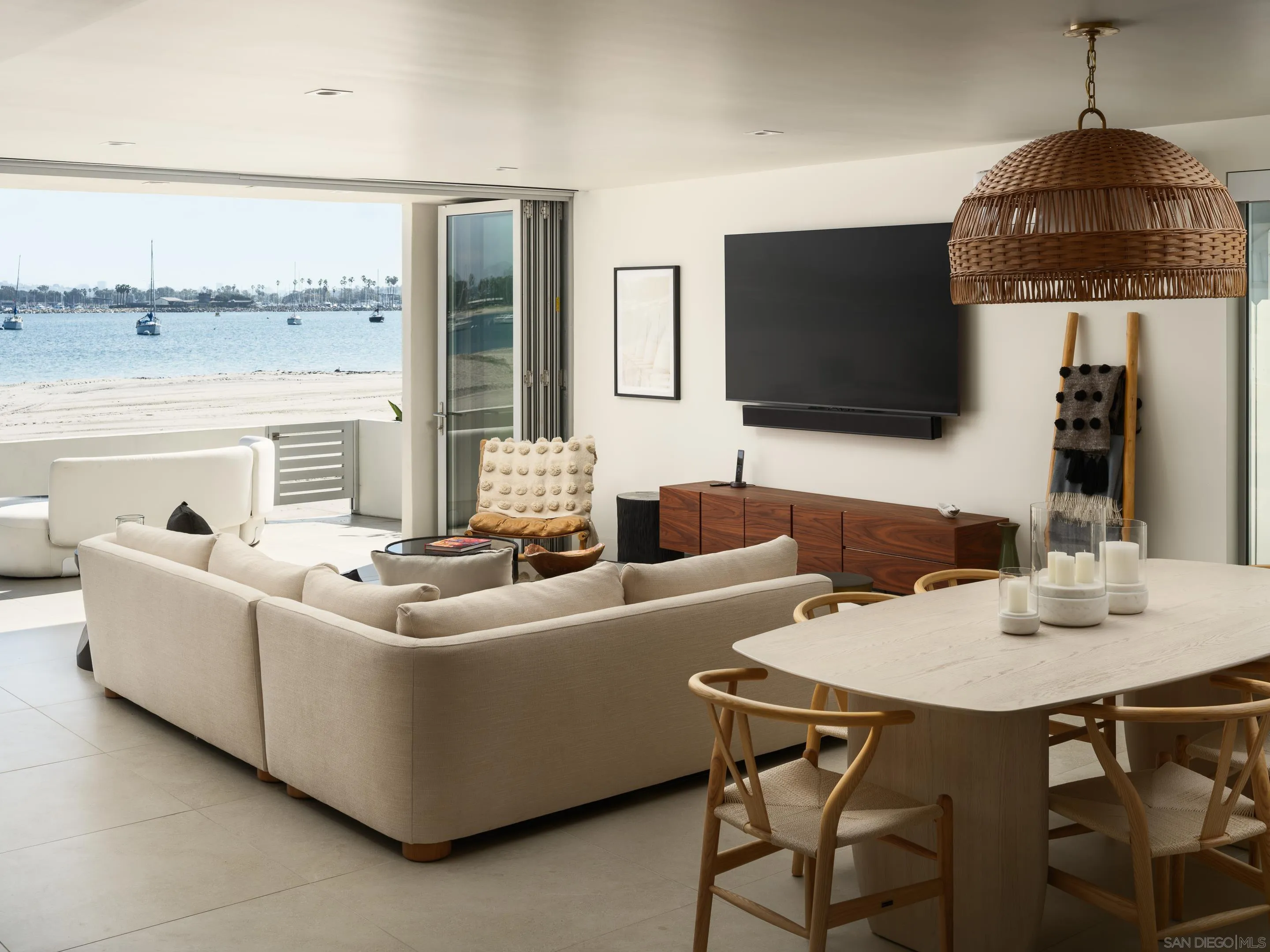 2841 Bayside Walk
