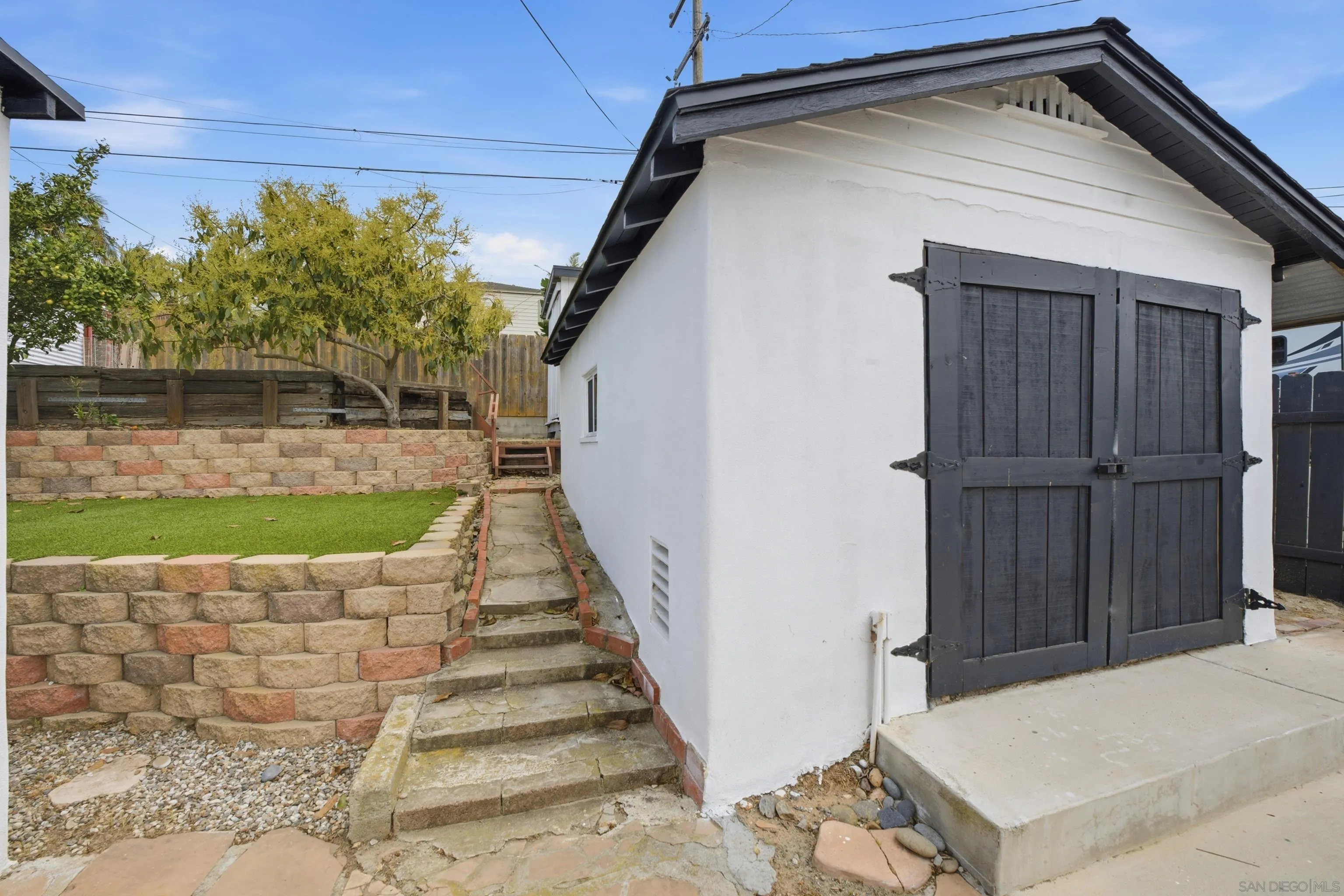 3542 Poe Street