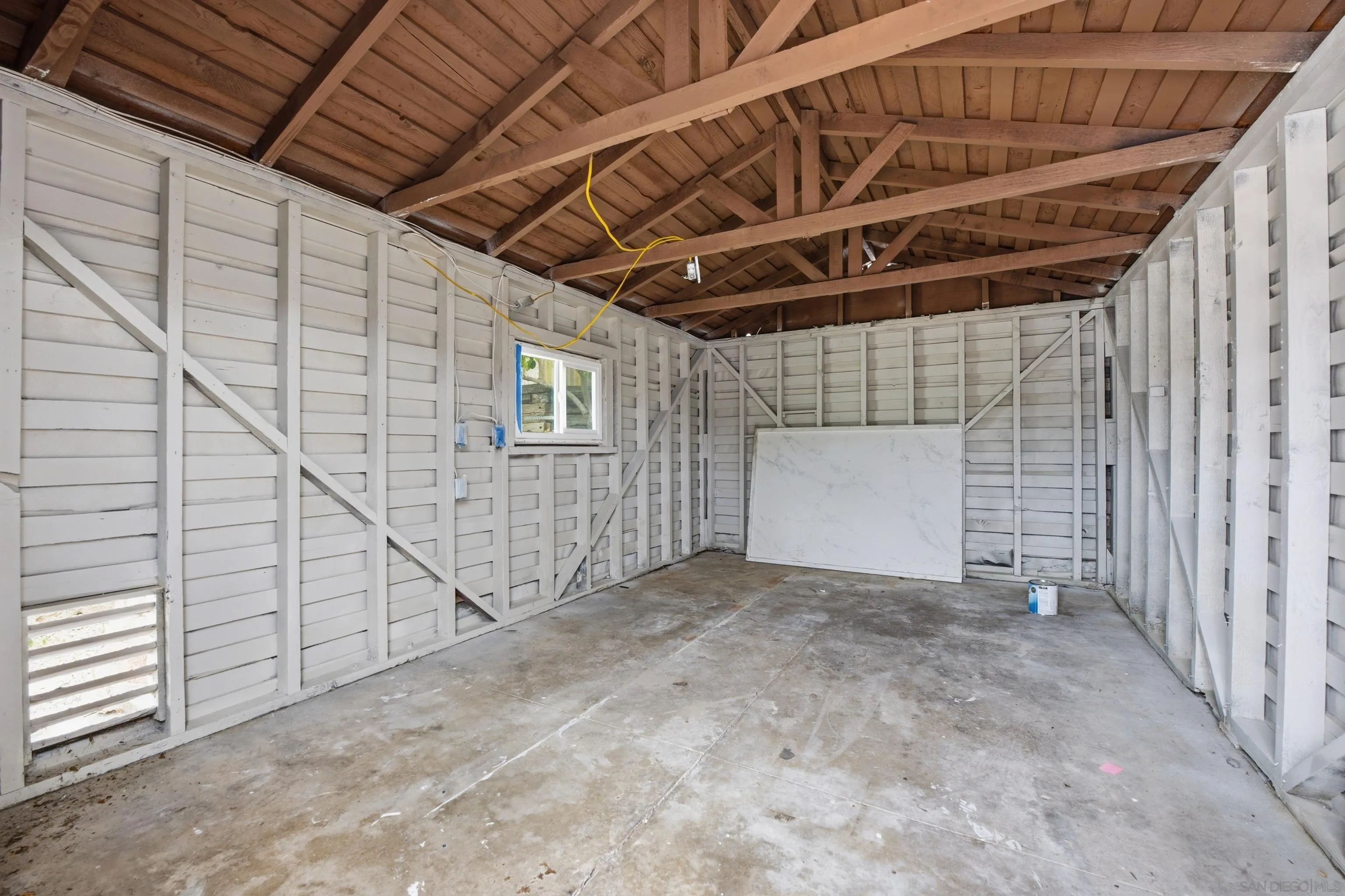 3542 Poe Street