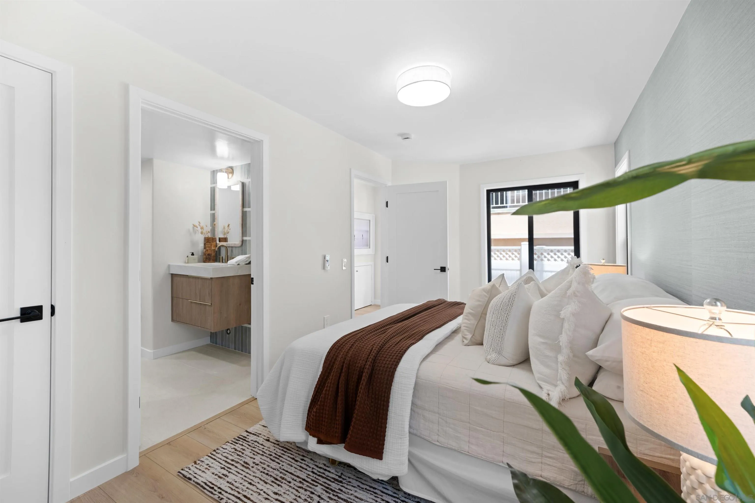 3721 Strandway
