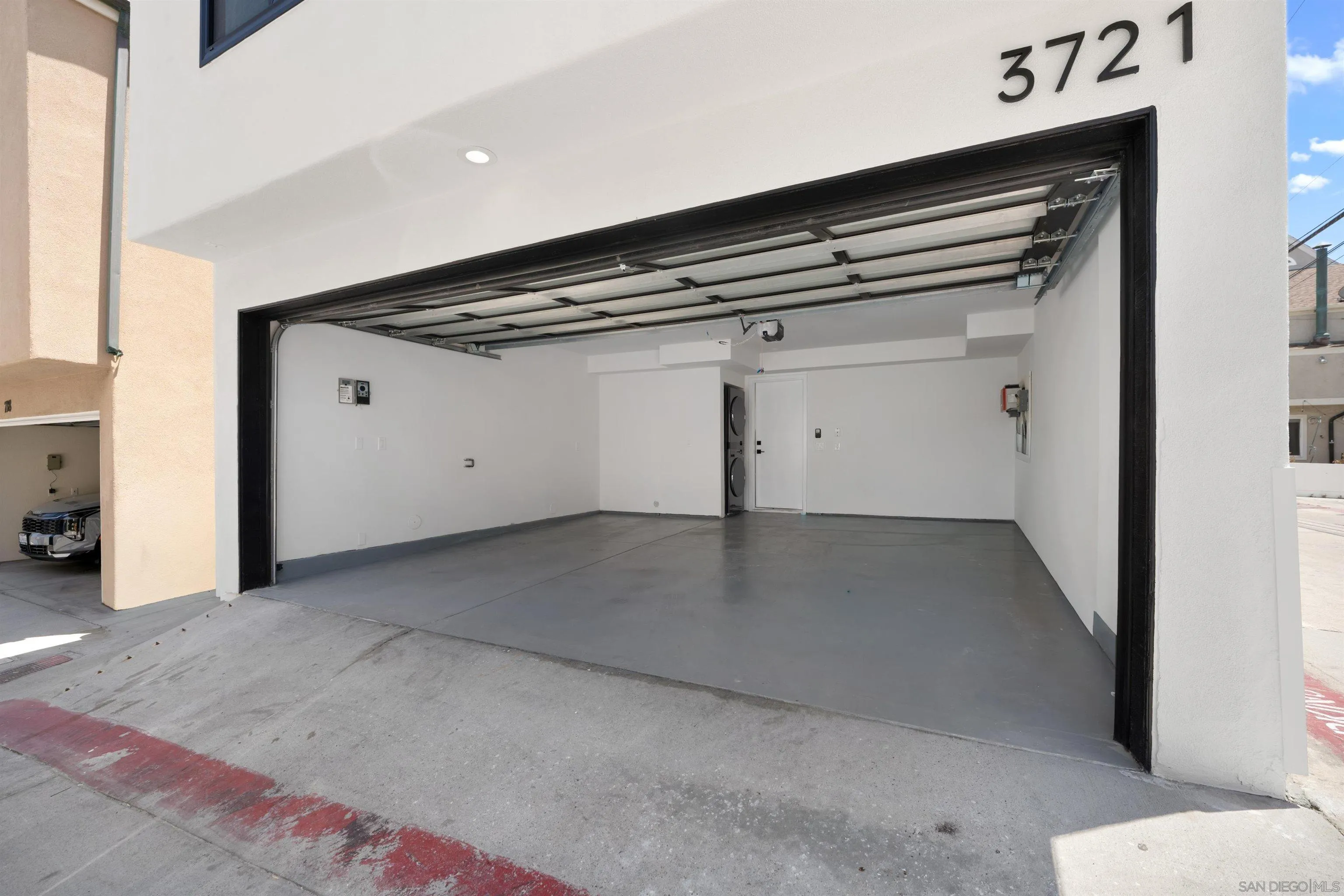 3721 Strandway