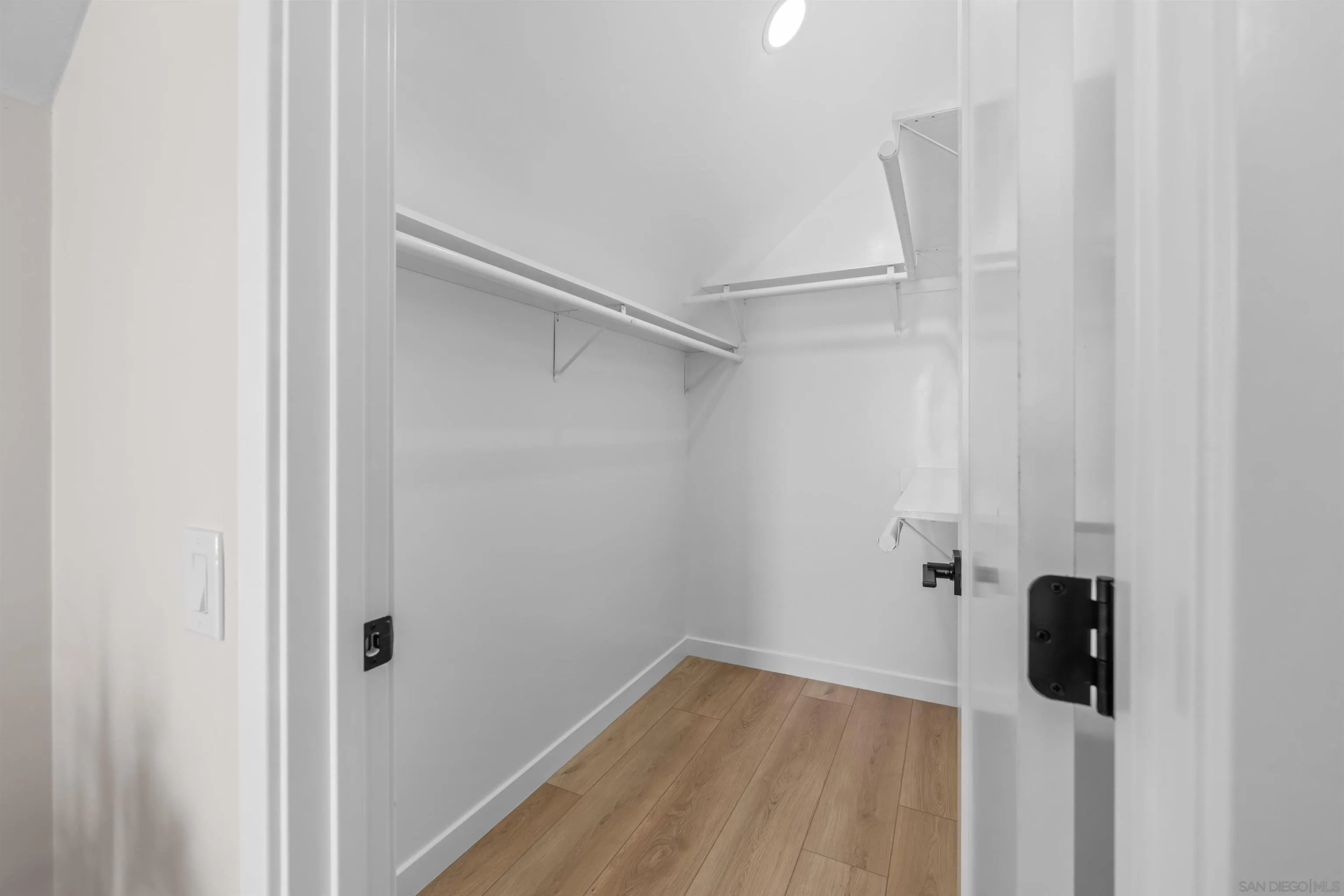 3721 Strandway