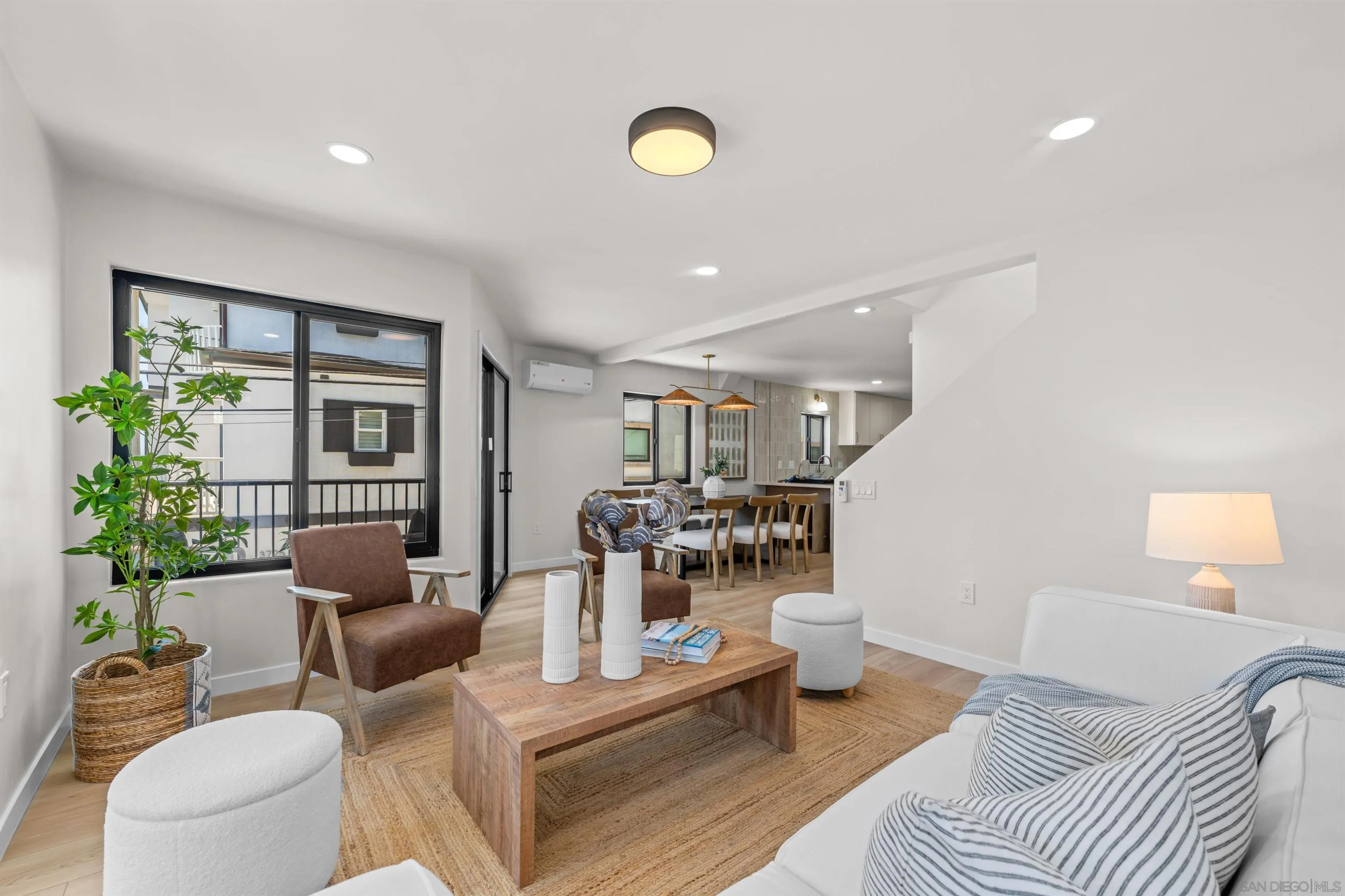 3721 Strandway