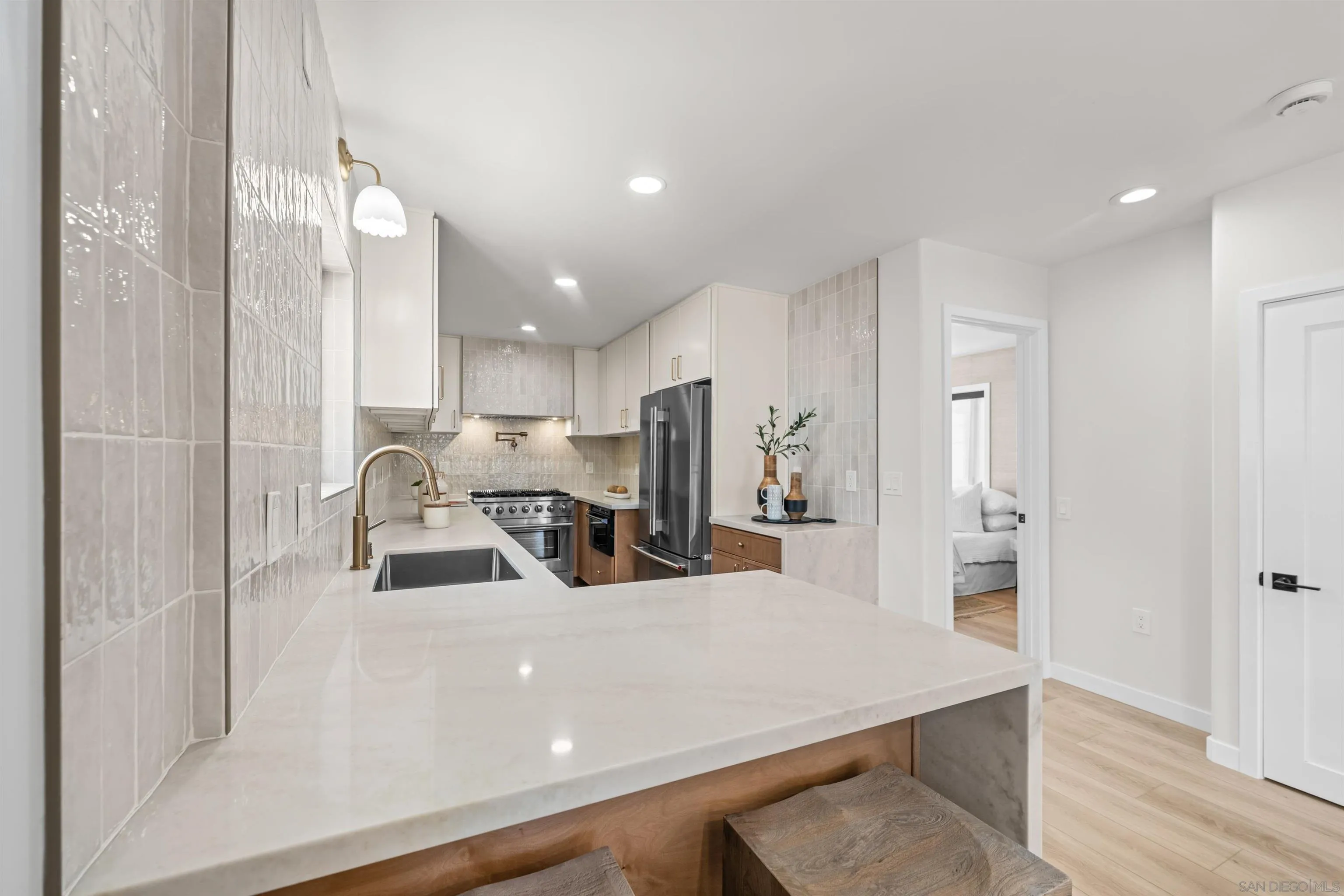 3721 Strandway