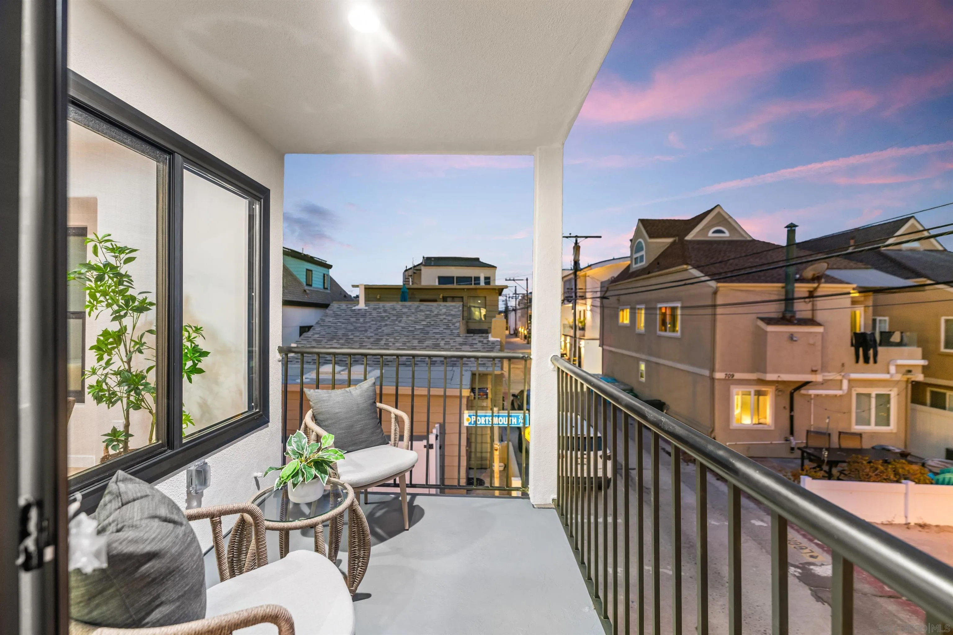 3721 Strandway