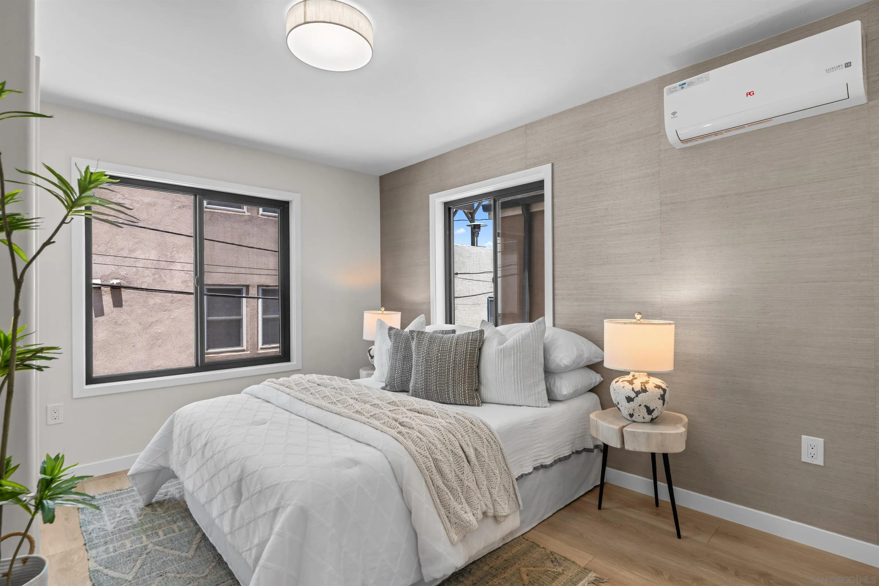 3721 Strandway