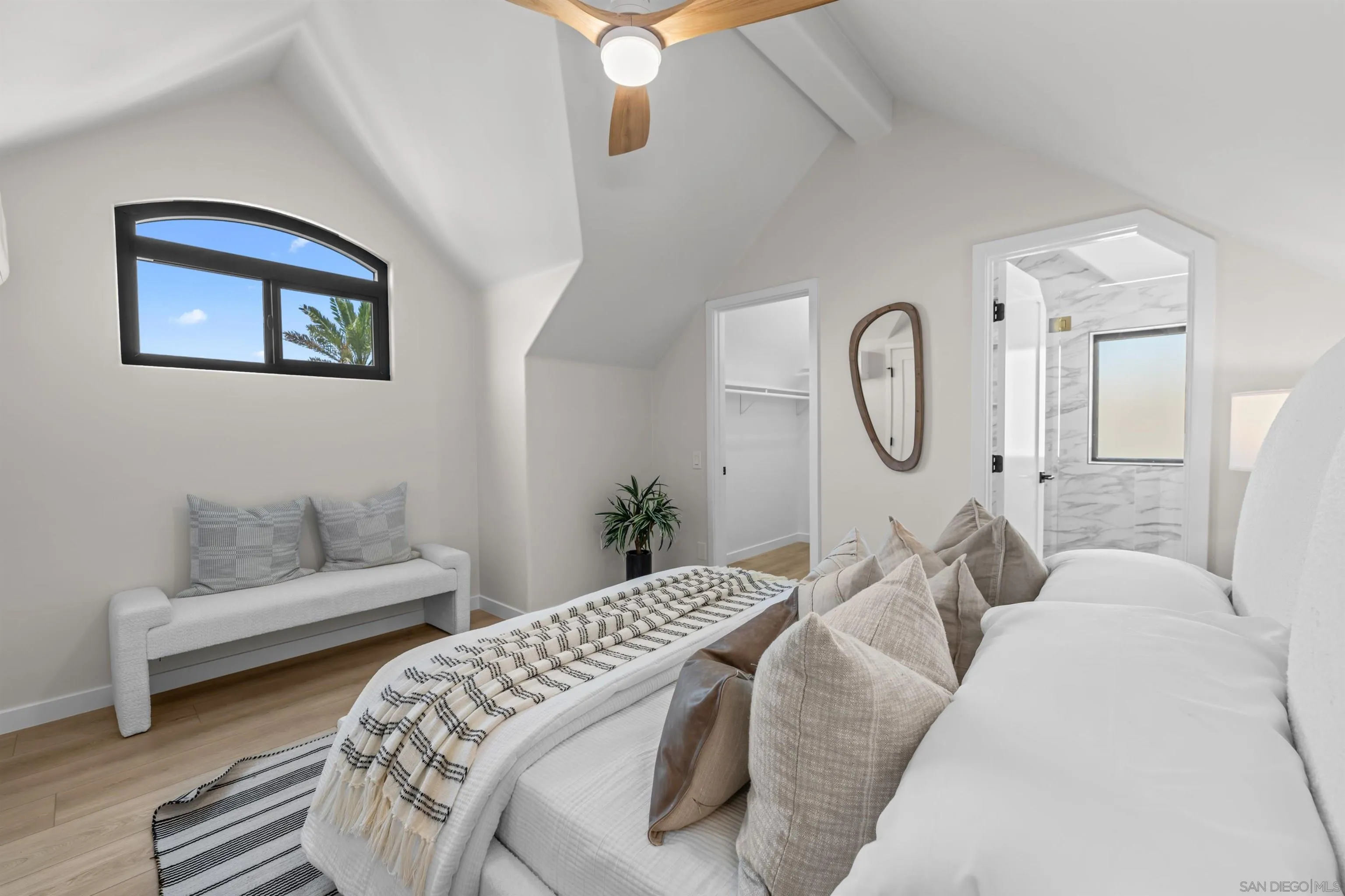 3721 Strandway