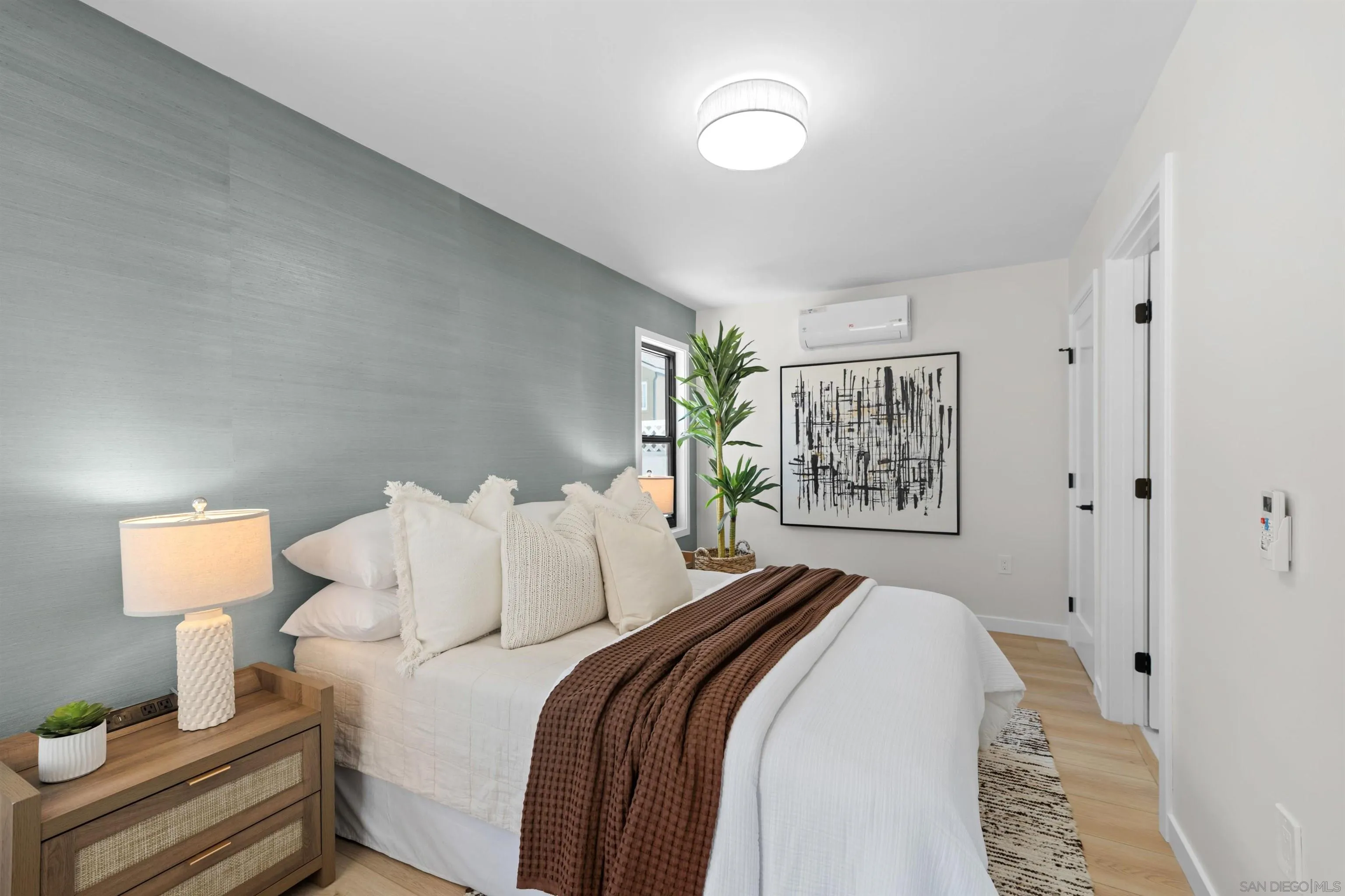 3721 Strandway