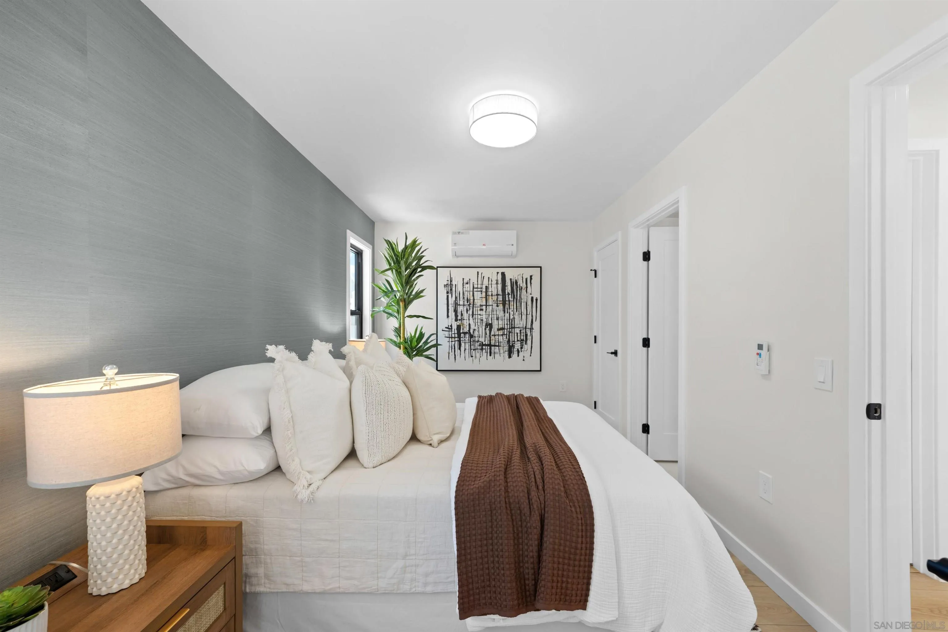 3721 Strandway