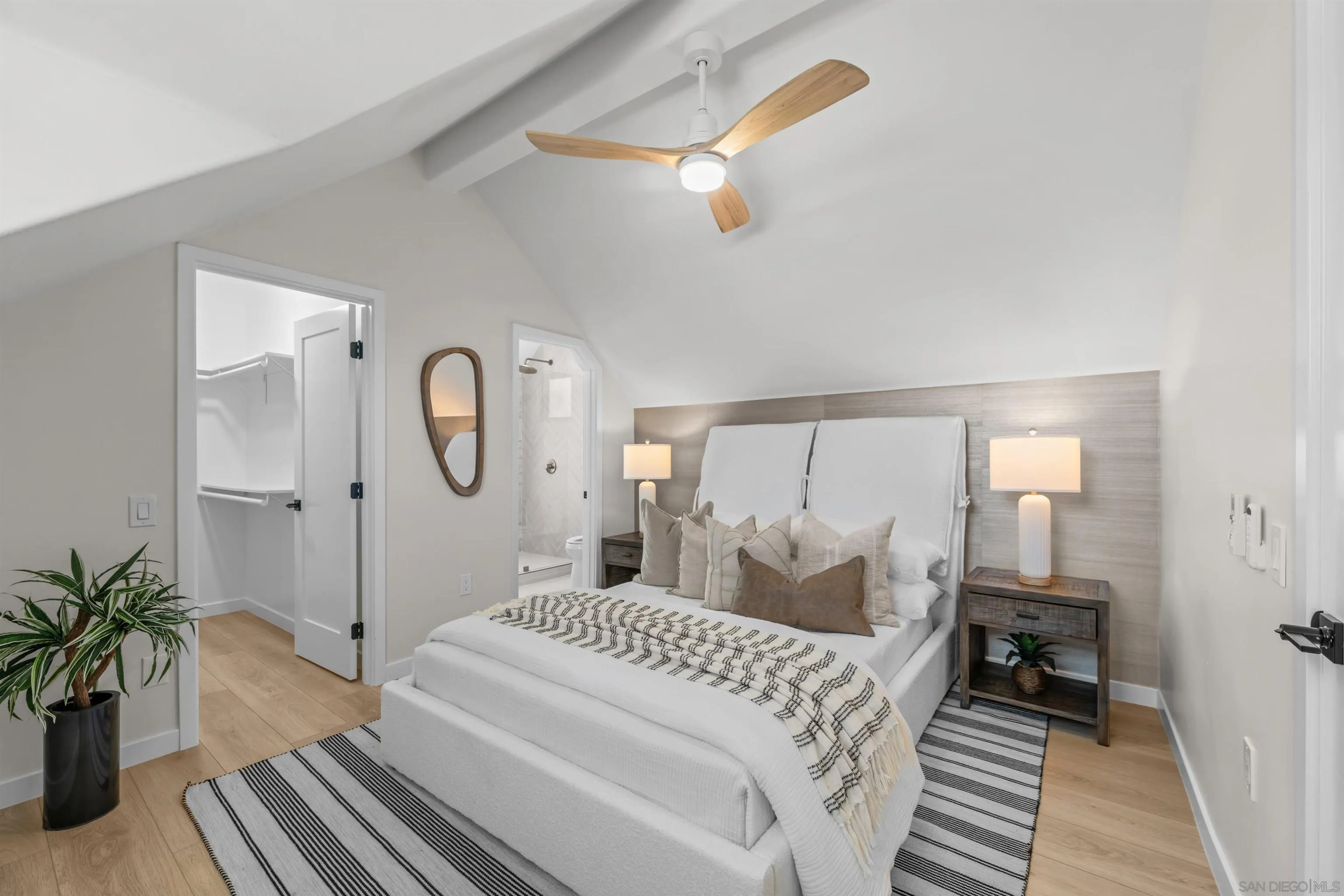 3721 Strandway