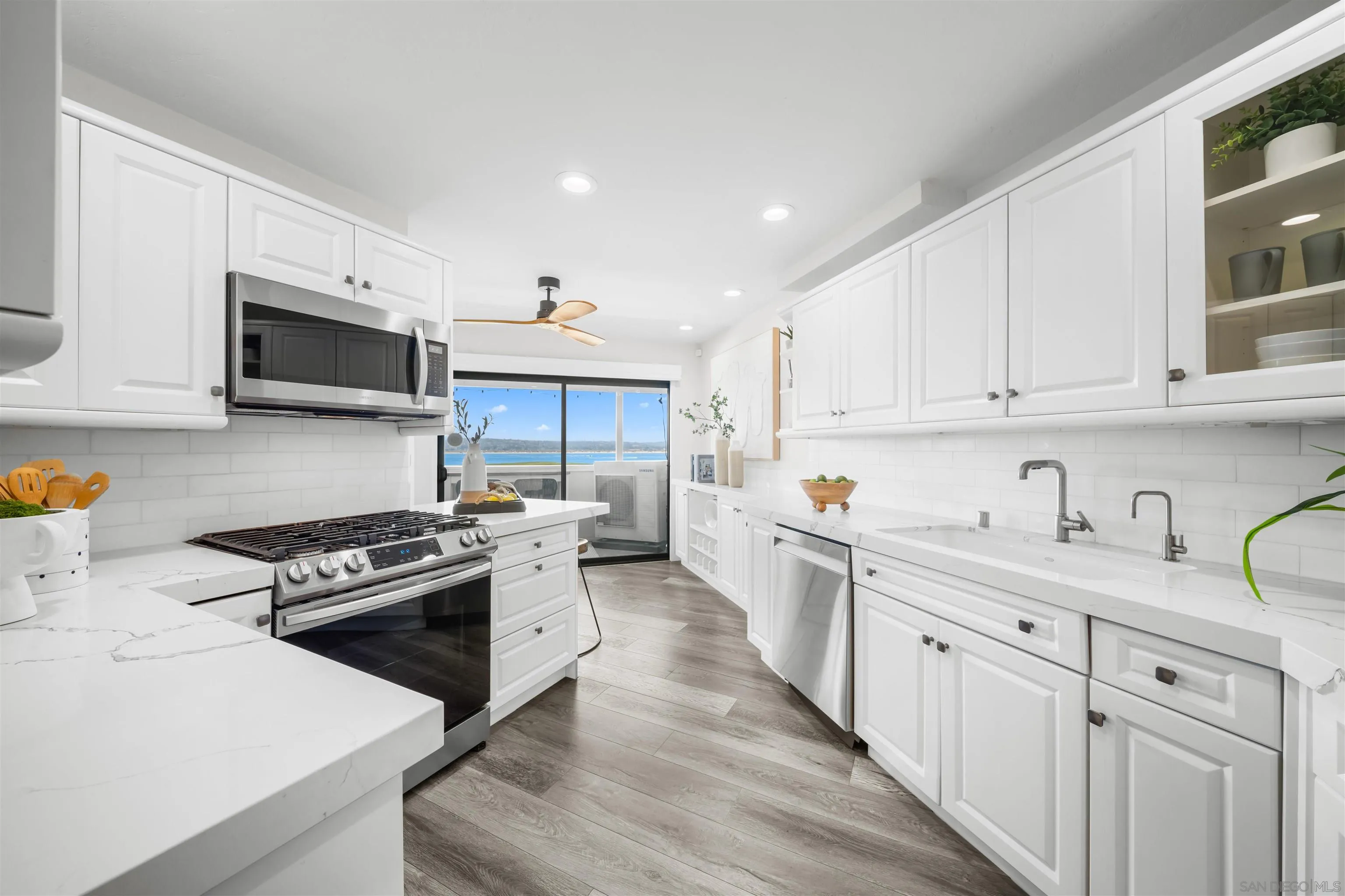3955 Honeycutt St Unit 202