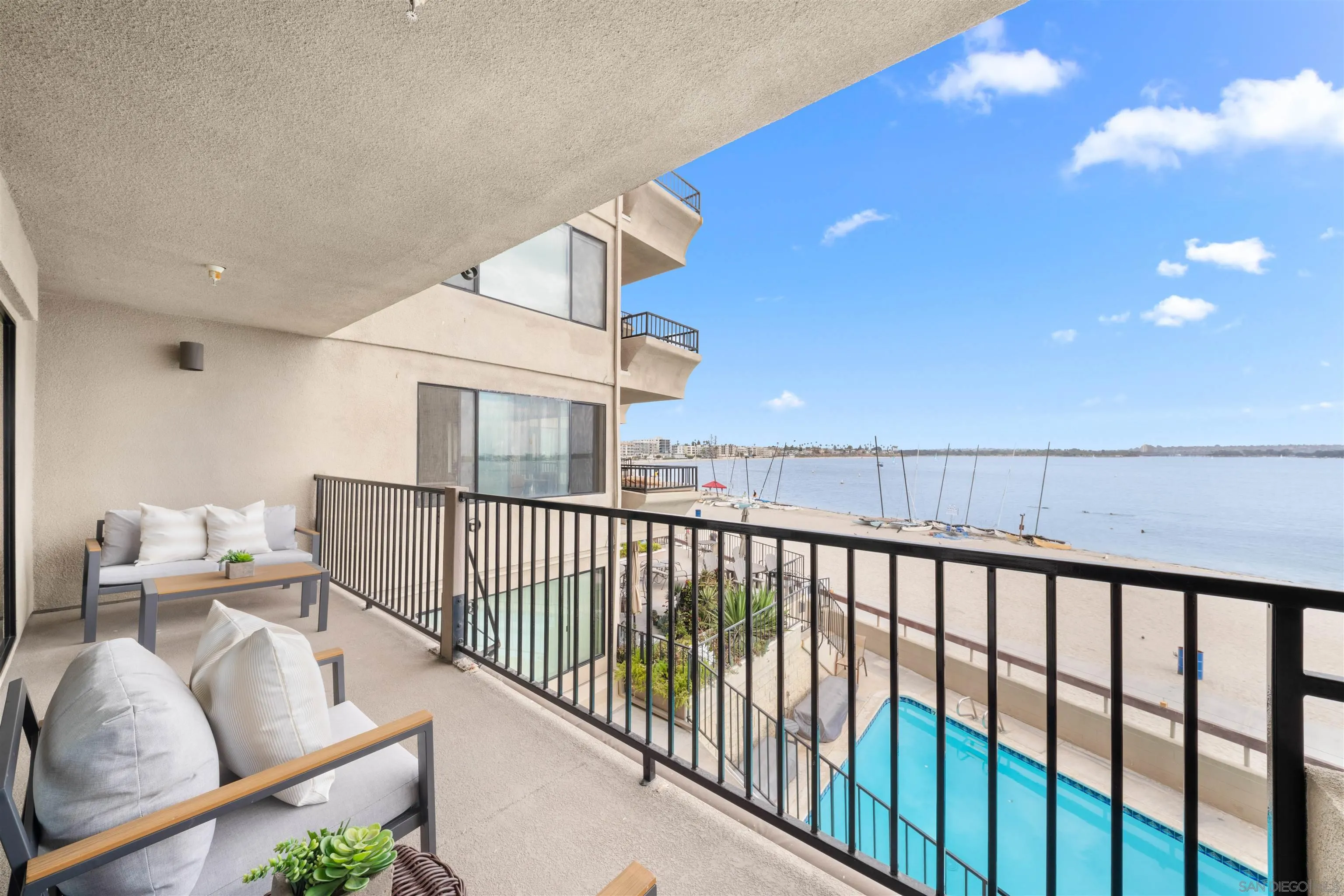 1235 Parker Pl Unit 2f