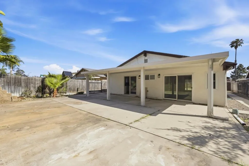 5848 Chateau Drive