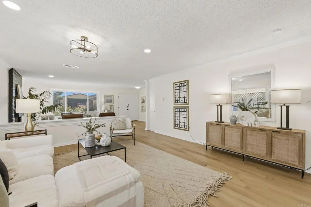 5848 Chateau Drive
