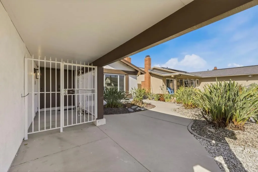 5848 Chateau Drive