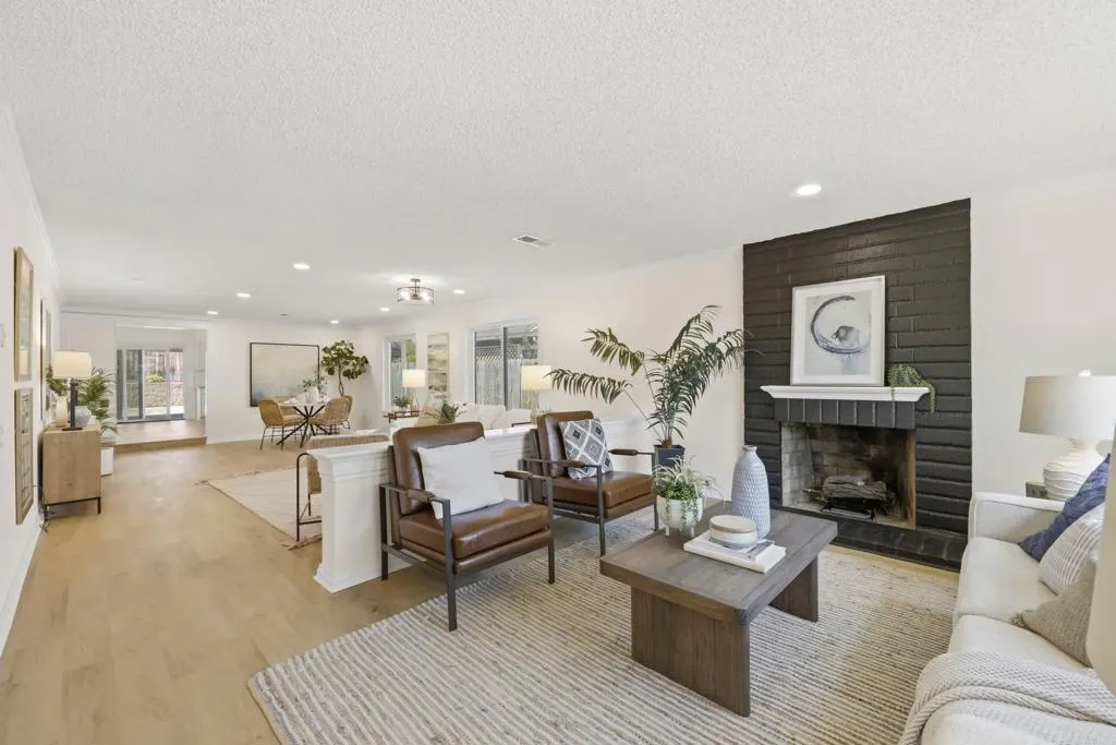 5848 Chateau Drive