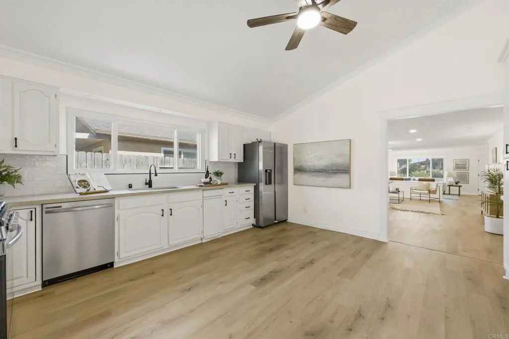 5848 Chateau Drive