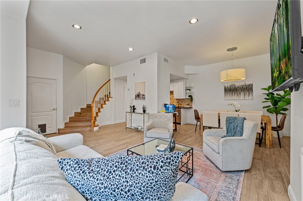 10657 1/2 Bloomfield Street