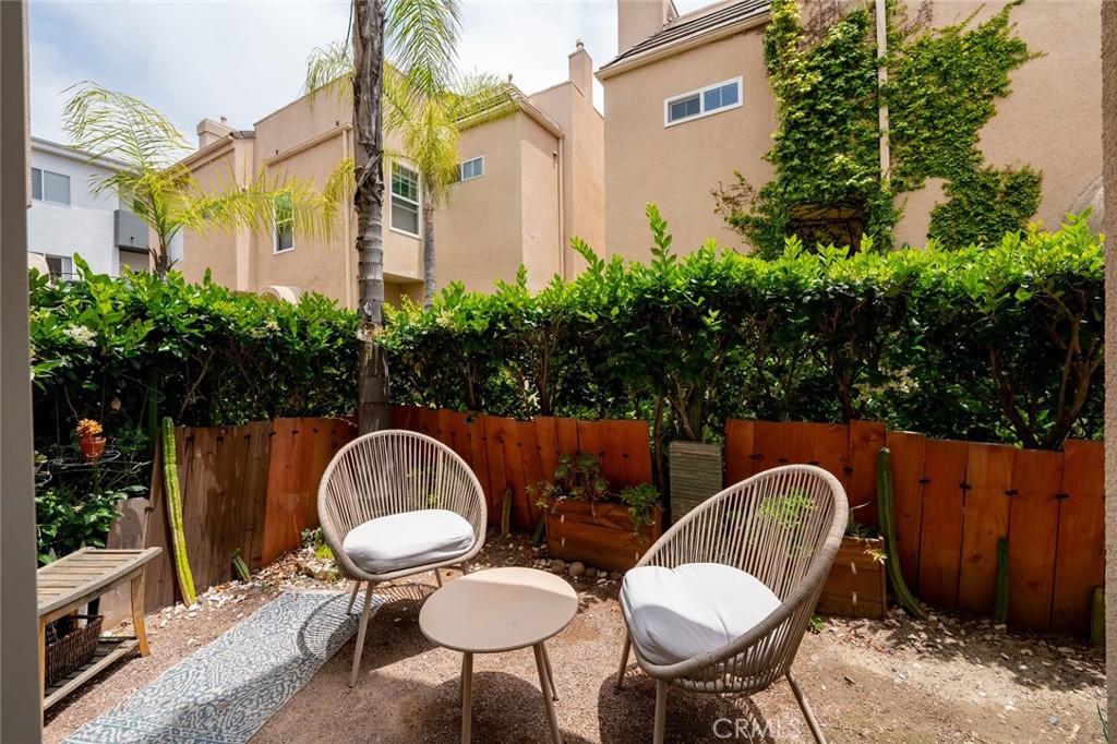 10657 1/2 Bloomfield Street