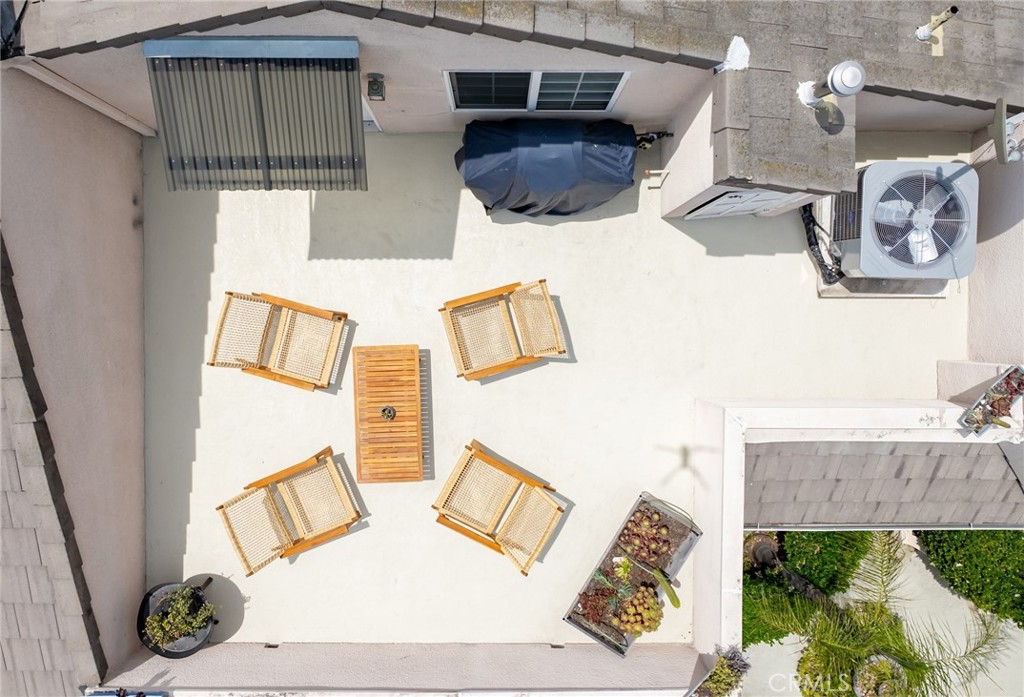 10657 1/2 Bloomfield Street