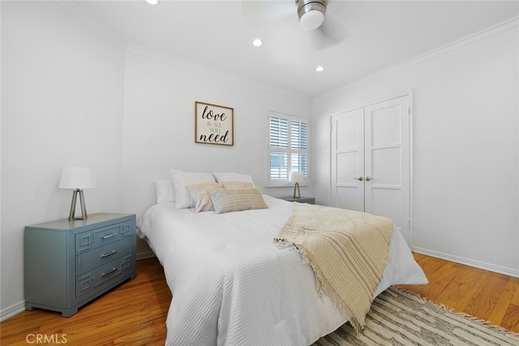 15036 1/2 Dickens Street