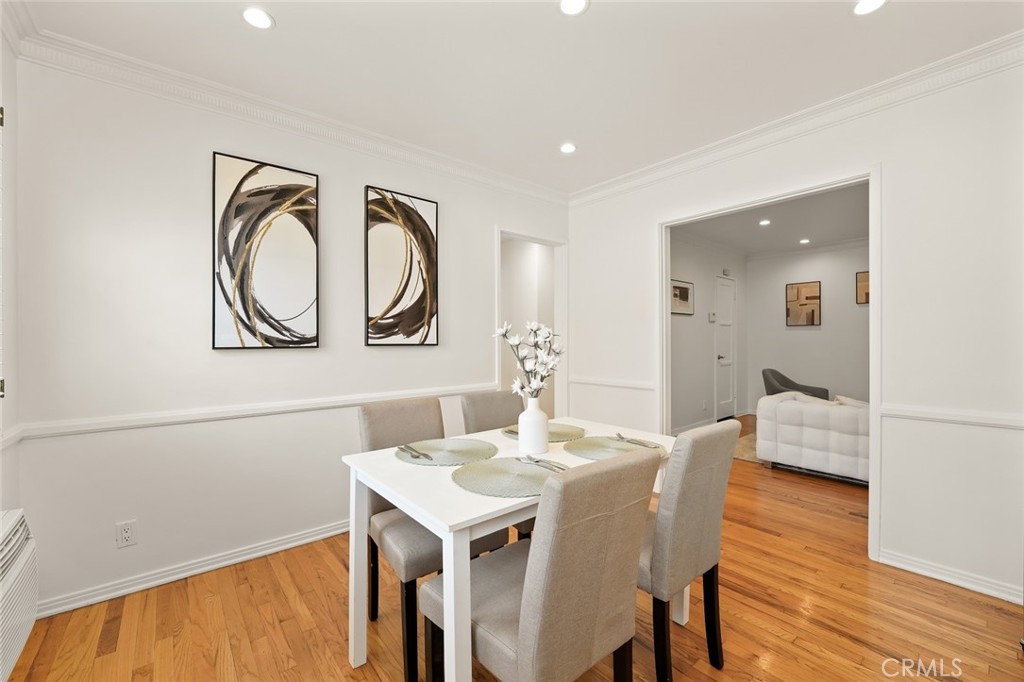 15036 1/2 Dickens Street