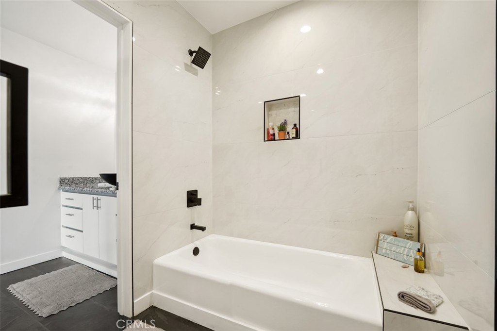 14335 Huston Street 212