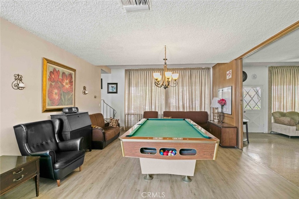 600 W Stocker Street 208