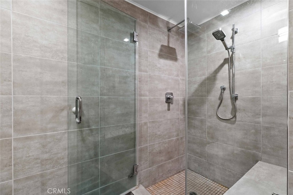 600 W Stocker Street 208