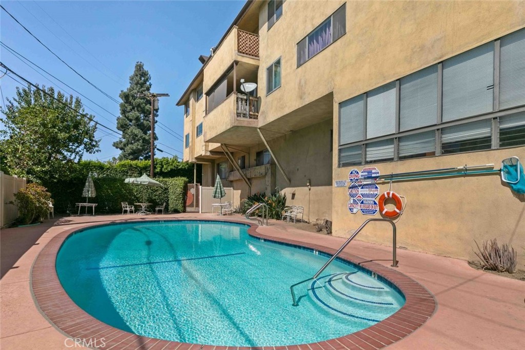 600 W Stocker Street 208