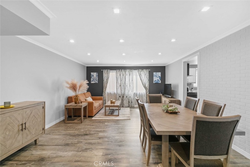 600 W Stocker Street 208