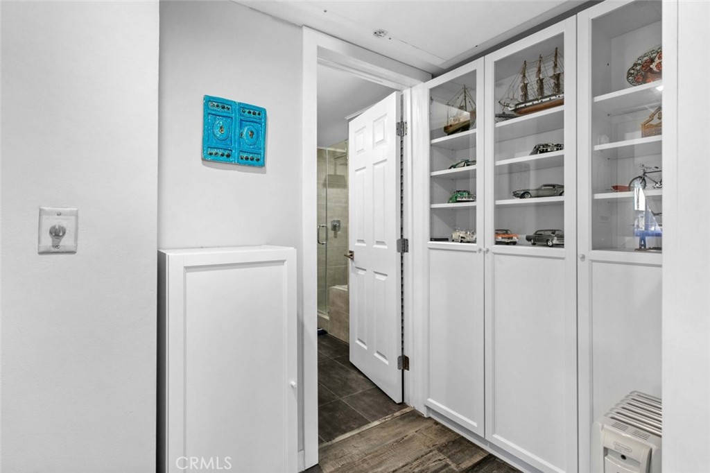 600 W Stocker Street 208