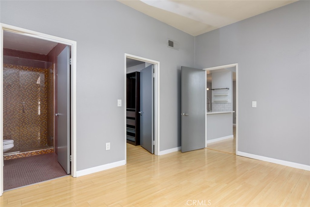 151 N Maple Street 210