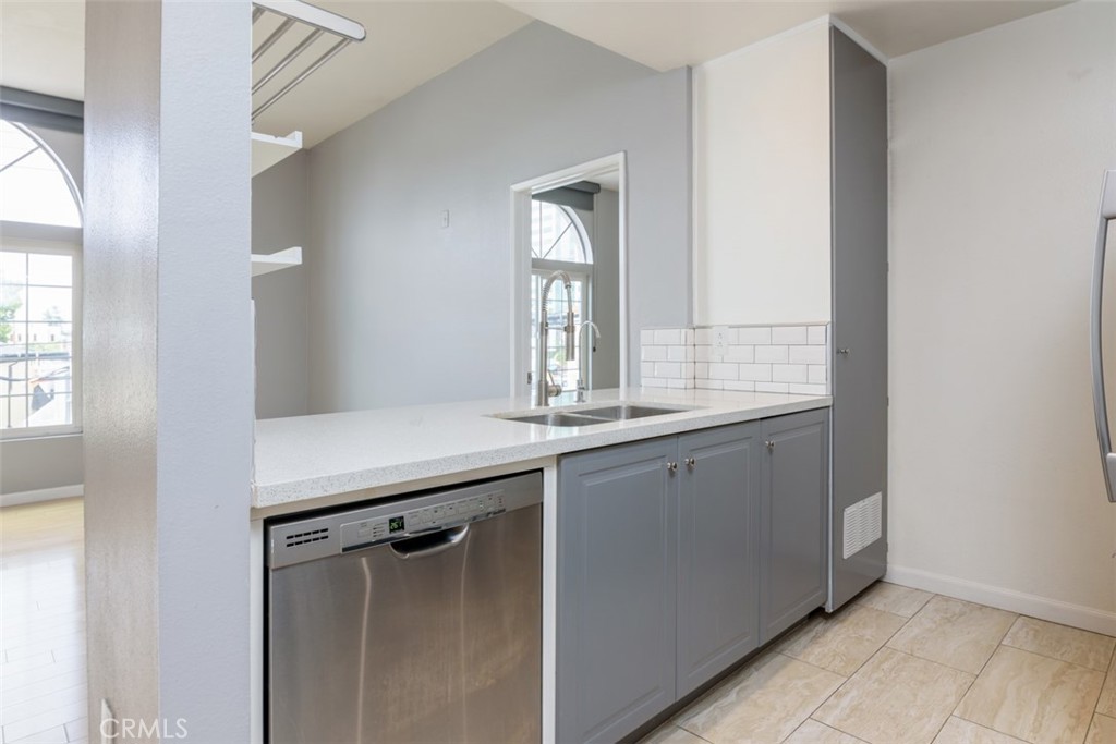 151 N Maple Street 210