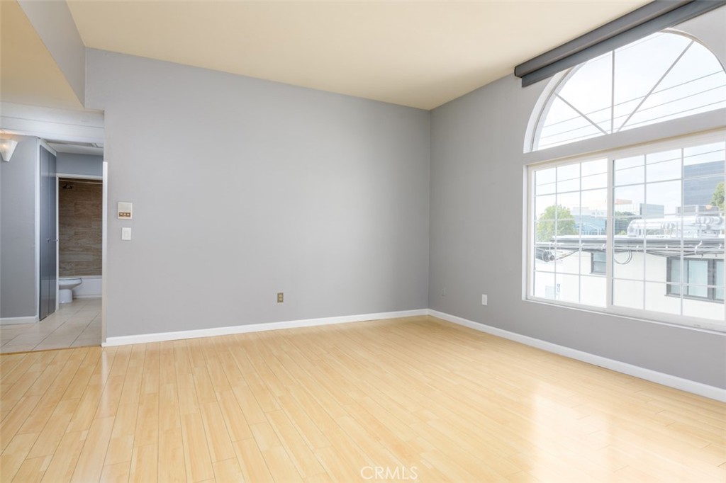 151 N Maple Street 210