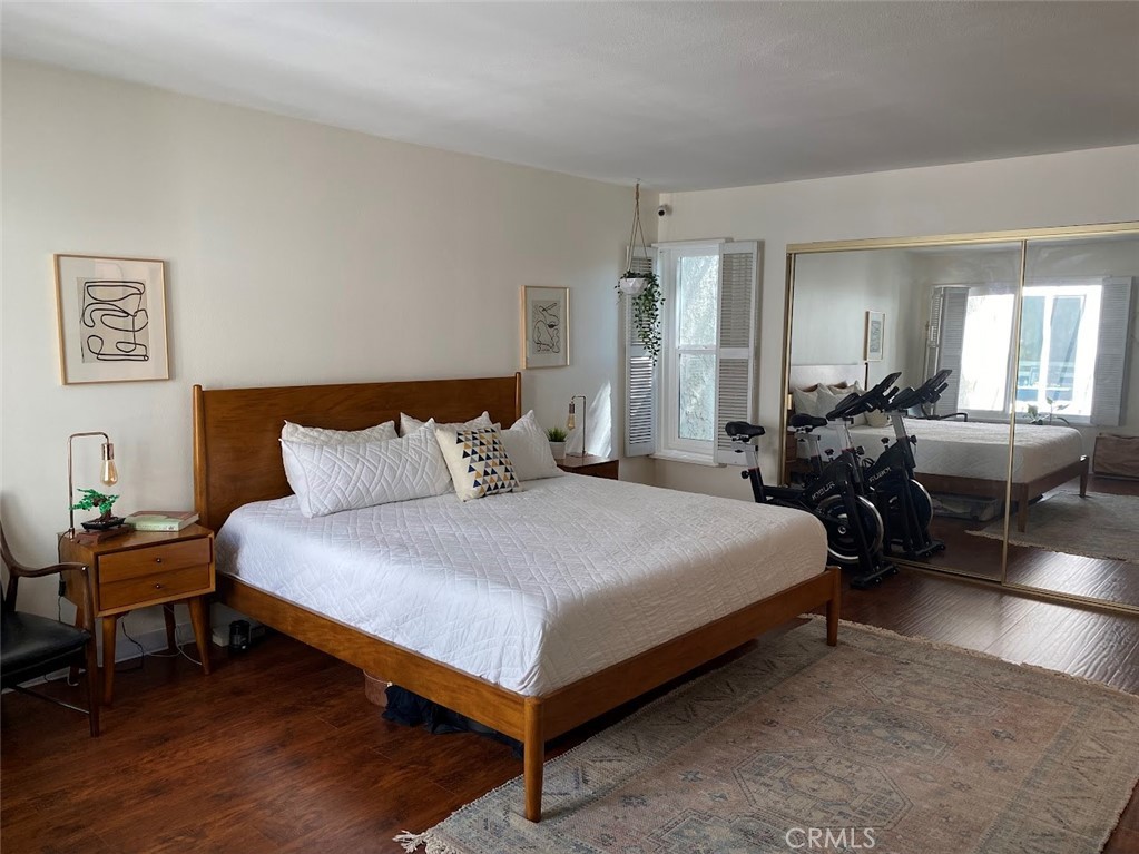 11738 Moorpark Street L