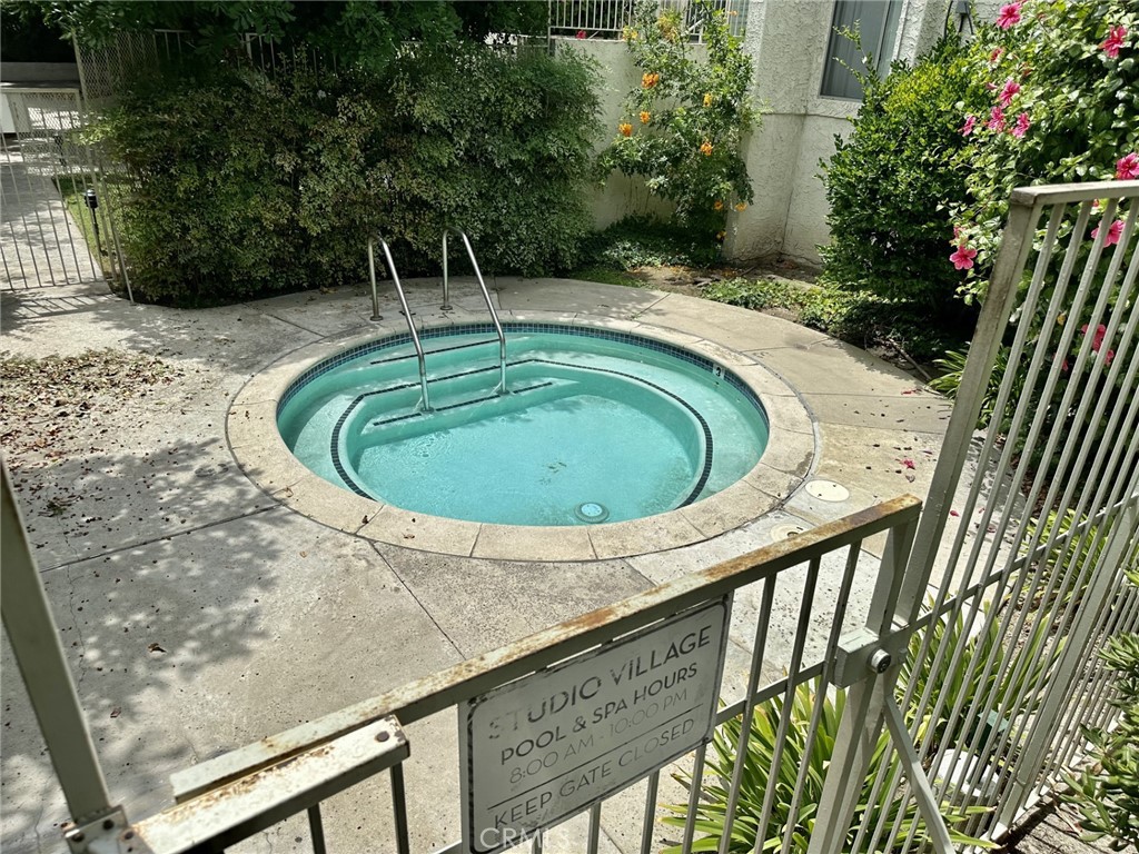 11738 Moorpark Street L