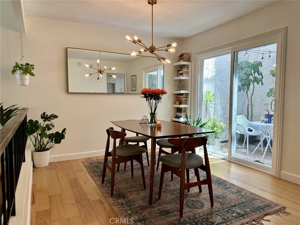 11738 Moorpark Street L