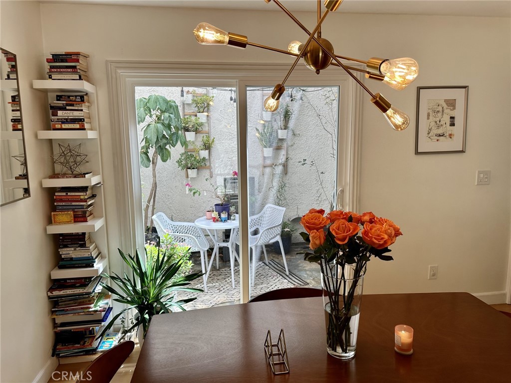 11738 Moorpark Street L