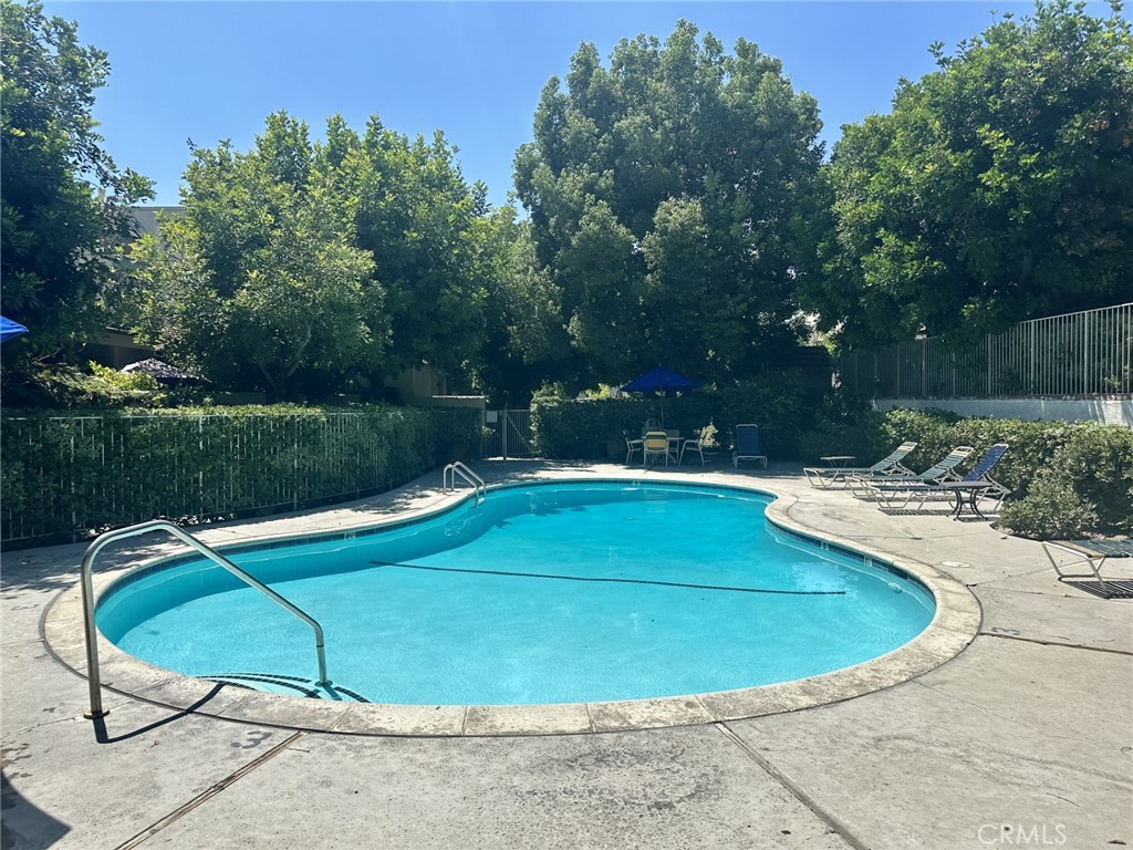 11738 Moorpark Street L