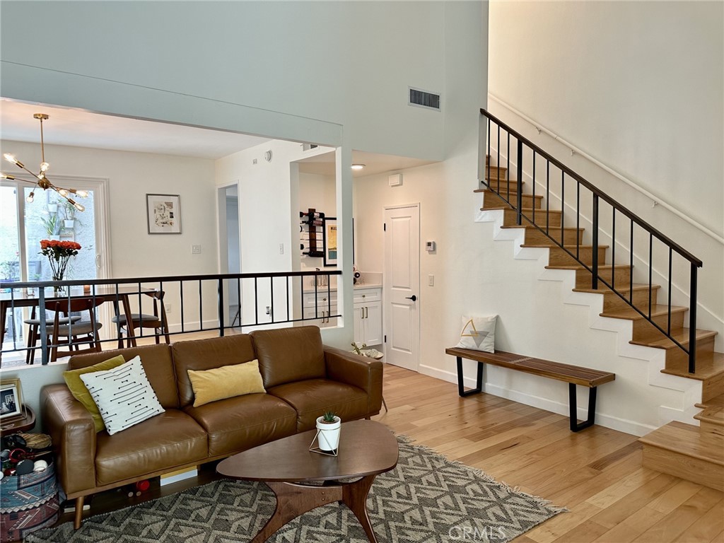 11738 Moorpark Street L