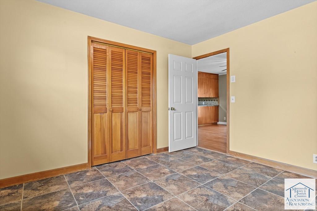 36 Lawless Dr